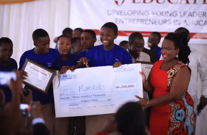 Elèves entrepreneurs au Rwanda