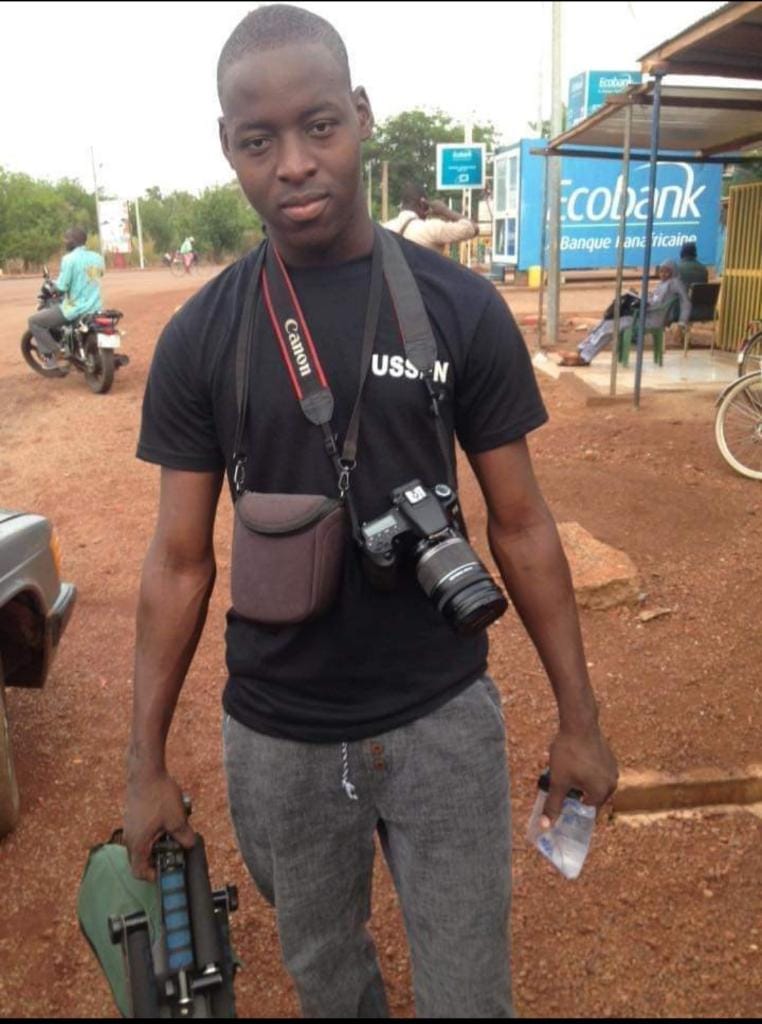 Nashir, le jour où il a feinté le devoir contrôle d’anglais à l’université, pour aller faire des photosi